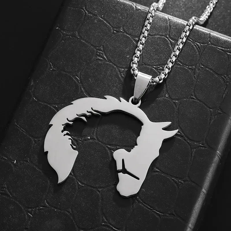 Stainless Steel Creative Polished Horse Head Goddess Pendant Necklace for Men and Women Fashion Hip-Hop Jewelry Accessories Initiale